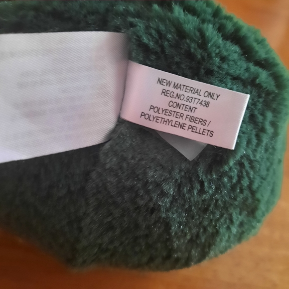 Squishable Avacado Plush Cuddly Stuffed Toy - Picture 4 of 6